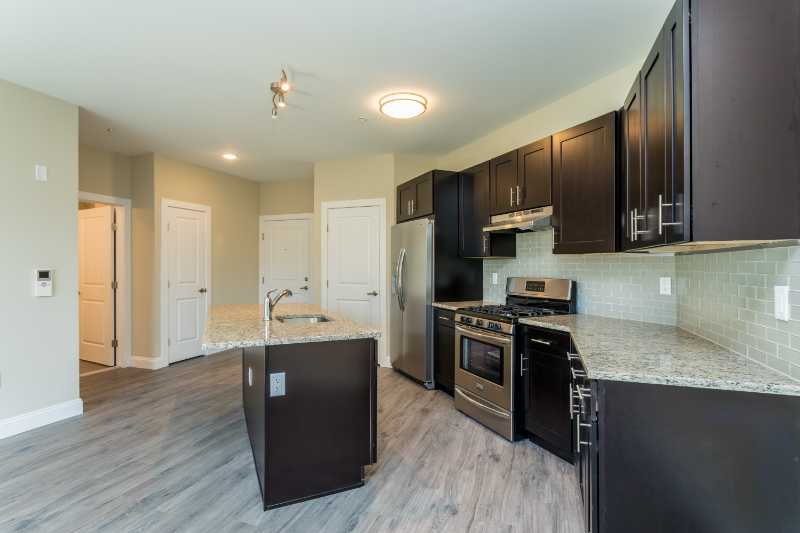 430 52nd St #405 - Photo 5 of 10