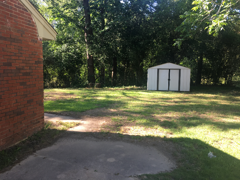 1465 Kevin Ct - Photo 2 of 6