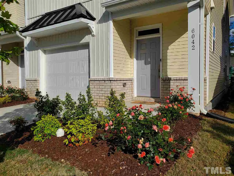 6042 Beale Loop - Photo 2 of 15