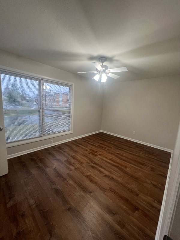 147 Lakeshore Dr #2 - Photo 4 of 7