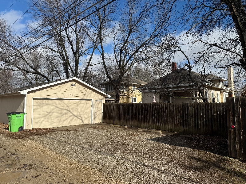 940 S Cedar St - Photo 2 of 39