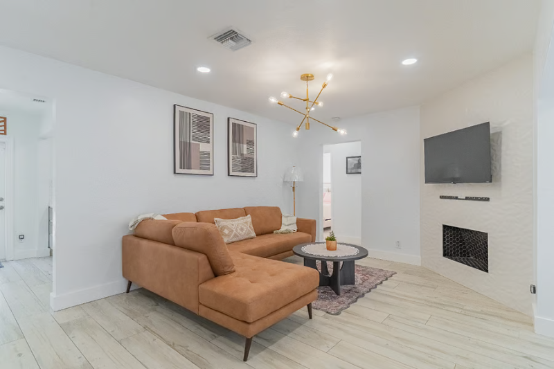 1520 Ne 16th Ave #MAIN - Photo 4 of 18