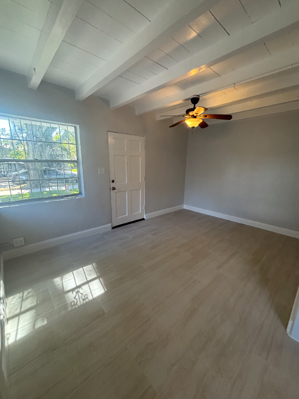 511 51st St #511 - Photo 3 of 11