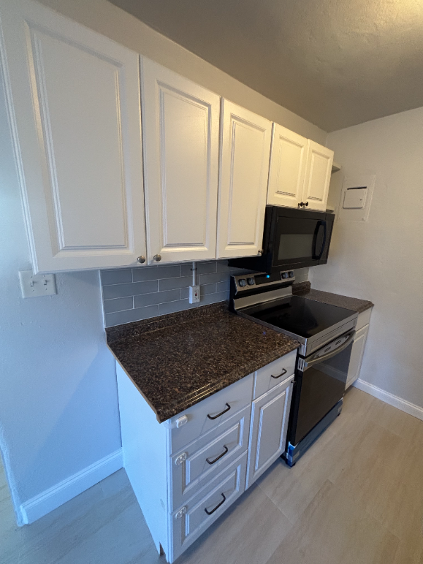 511 51st St #511 - Photo 4 of 11