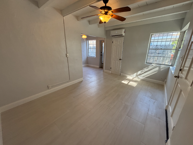 511 51st St #511 - Photo 6 of 11