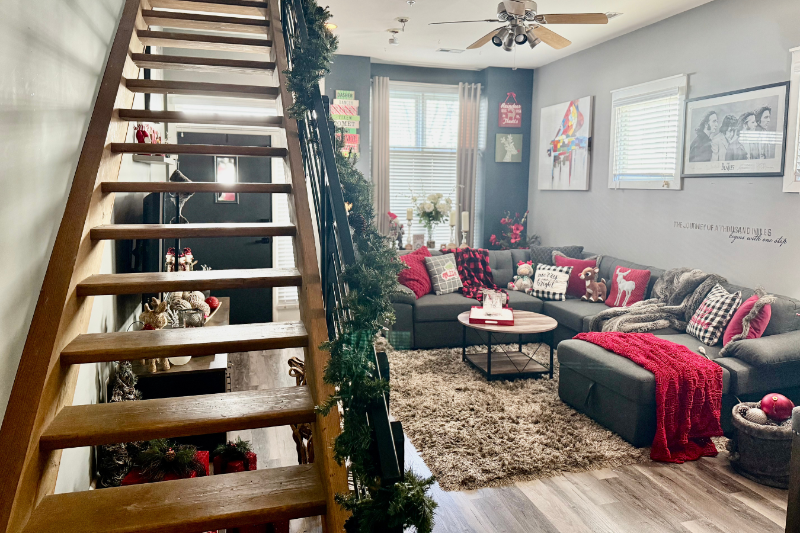 677 N Alexander St - Photo 6 of 9