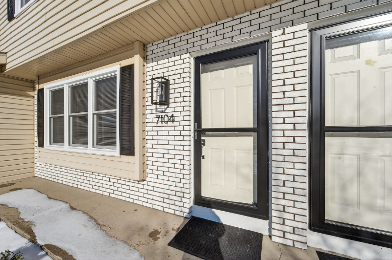 7104 Park Shores Ct #1 - Photo 2 of 24