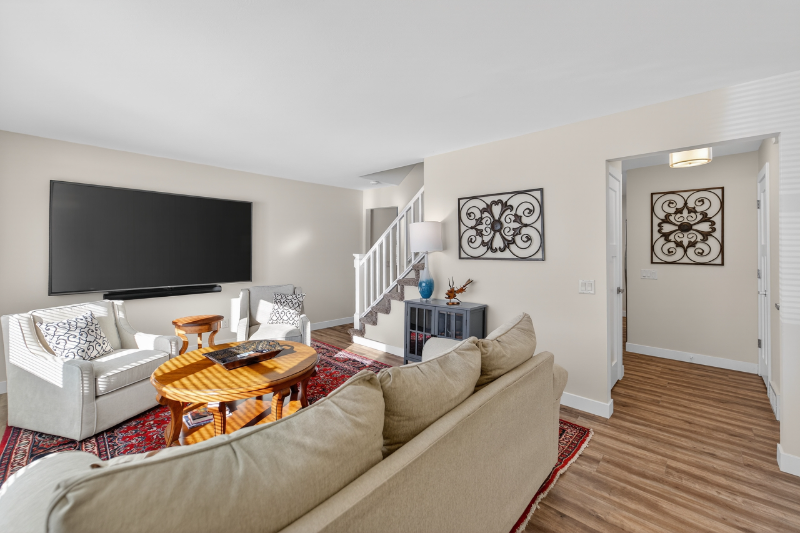 7104 Park Shores Ct #1 - Photo 4 of 24