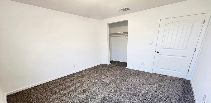 1206 E Saint Charles St - Photo 7 of 9