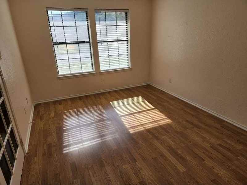 2708 London Ct - Photo 6 of 10