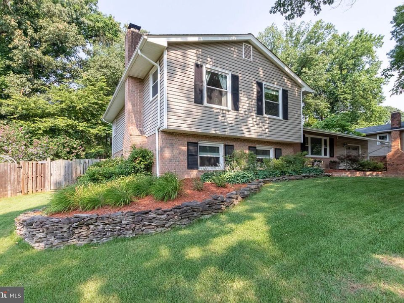 3428 Holly Rd - Photo 3 of 17