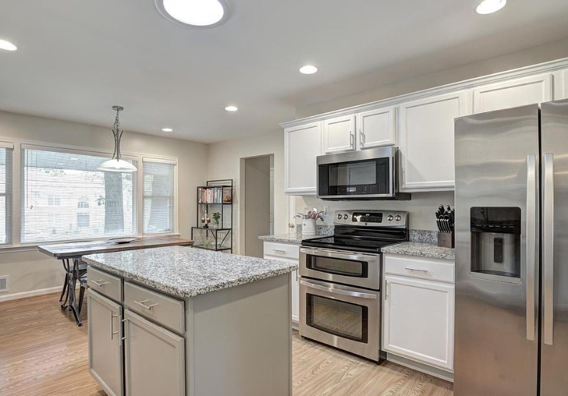 3428 Holly Rd - Photo 6 of 17