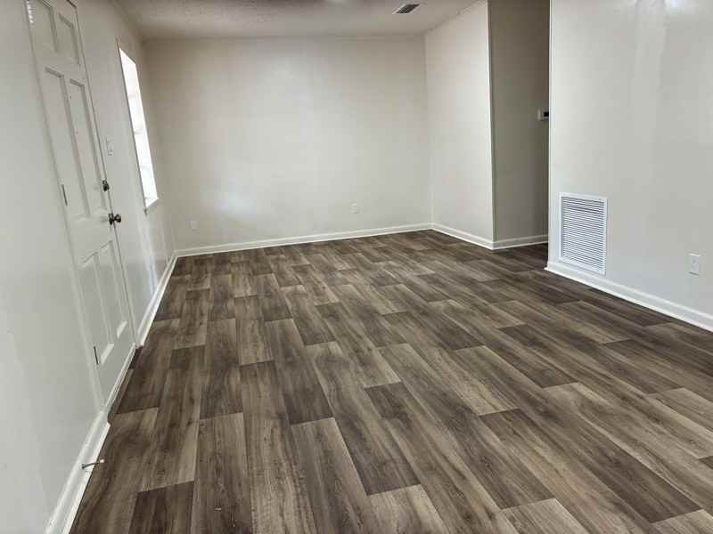 726 N Slemons St #2 - Photo 4 of 10