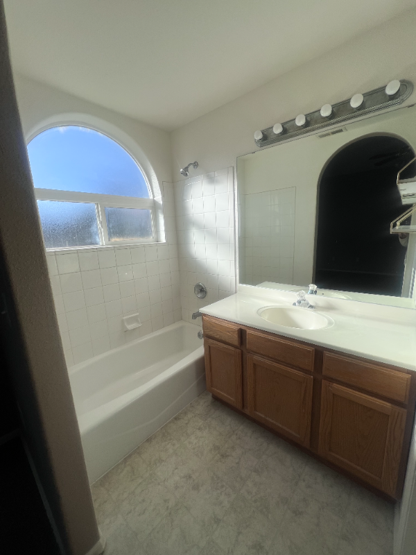 4712 Solar Dr - Photo 7 of 8