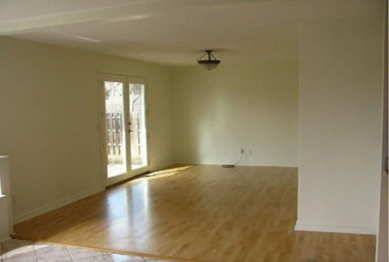 2370 Fleming Dr - Photo 3 of 6