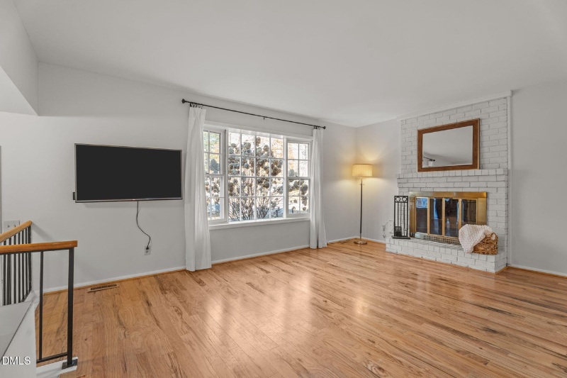 703 Brookgreen Dr - Photo 4 of 19