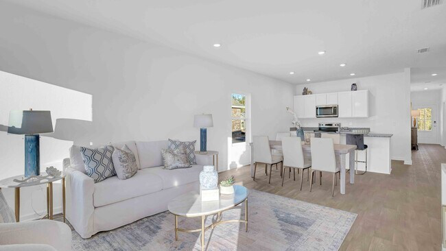 13634 Logan Pl - Photo 6 of 12