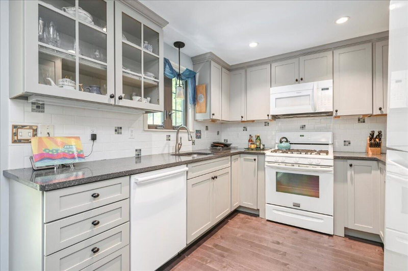 33 West Rd #6B - Photo 7 of 16