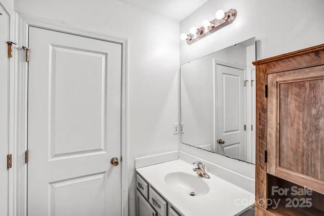 9026 Sharpes Cir - Photo 2 of 12