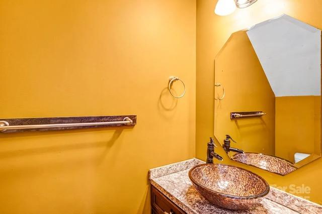 9026 Sharpes Cir - Photo 6 of 12