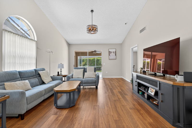 3874 Darston St - Photo 4 of 20