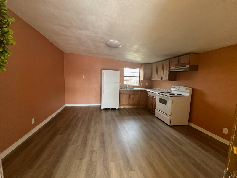 3911 Spear St #2 - Photo 4 of 19