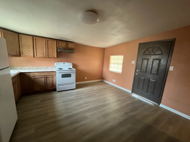 3911 Spear St #2 - Photo 5 of 19