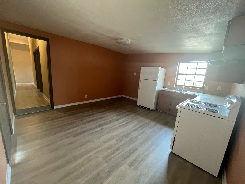 3911 Spear St #2 - Photo 6 of 19