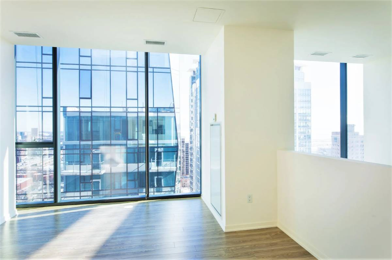 1303 S Wabash Ave - Photo 4 of 12