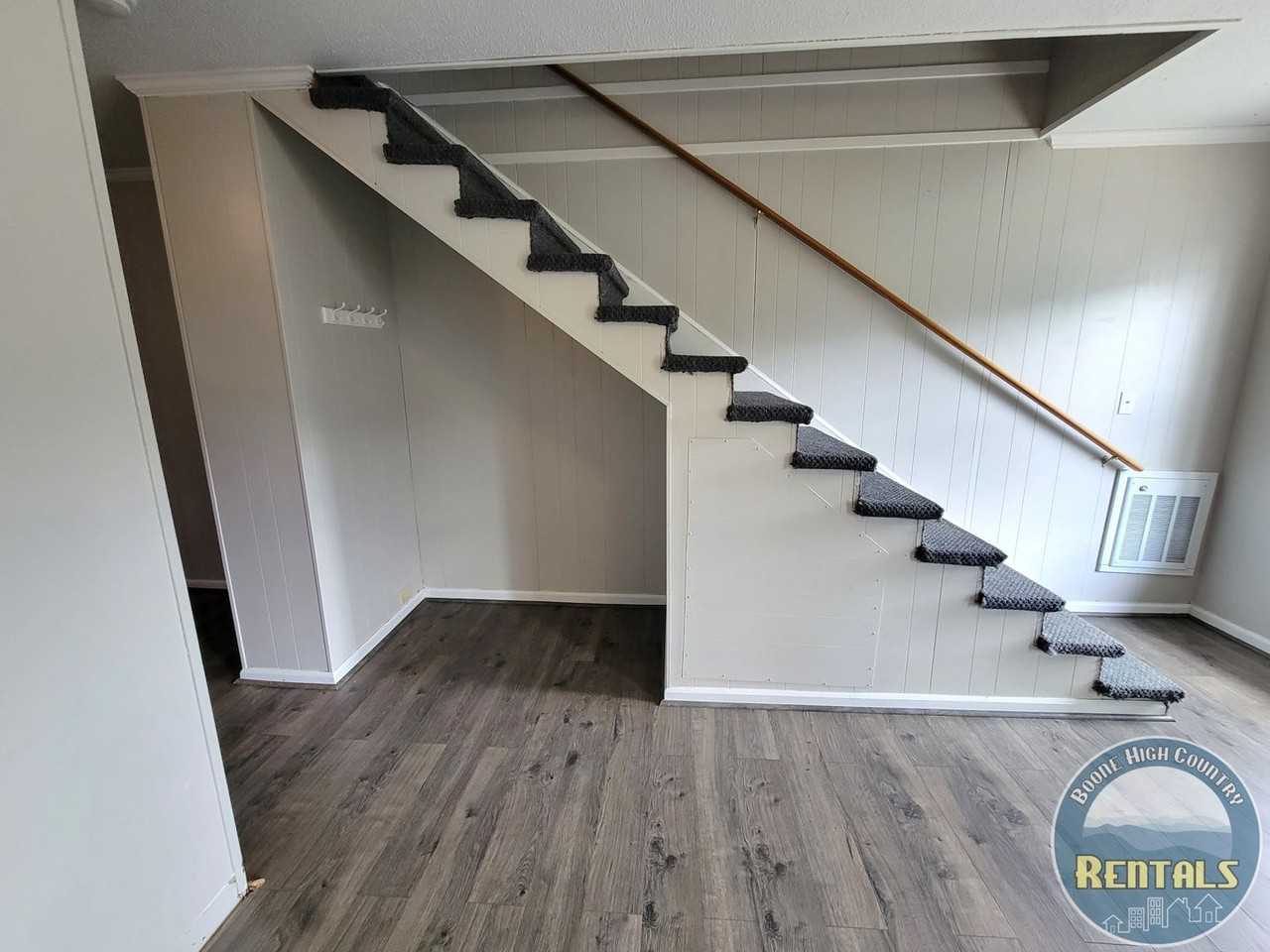 243 Bamboo Road - Photo 4 of 31