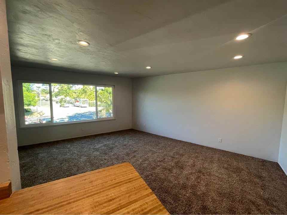 6025 Northcrest Cir #2 - Photo 4 of 11