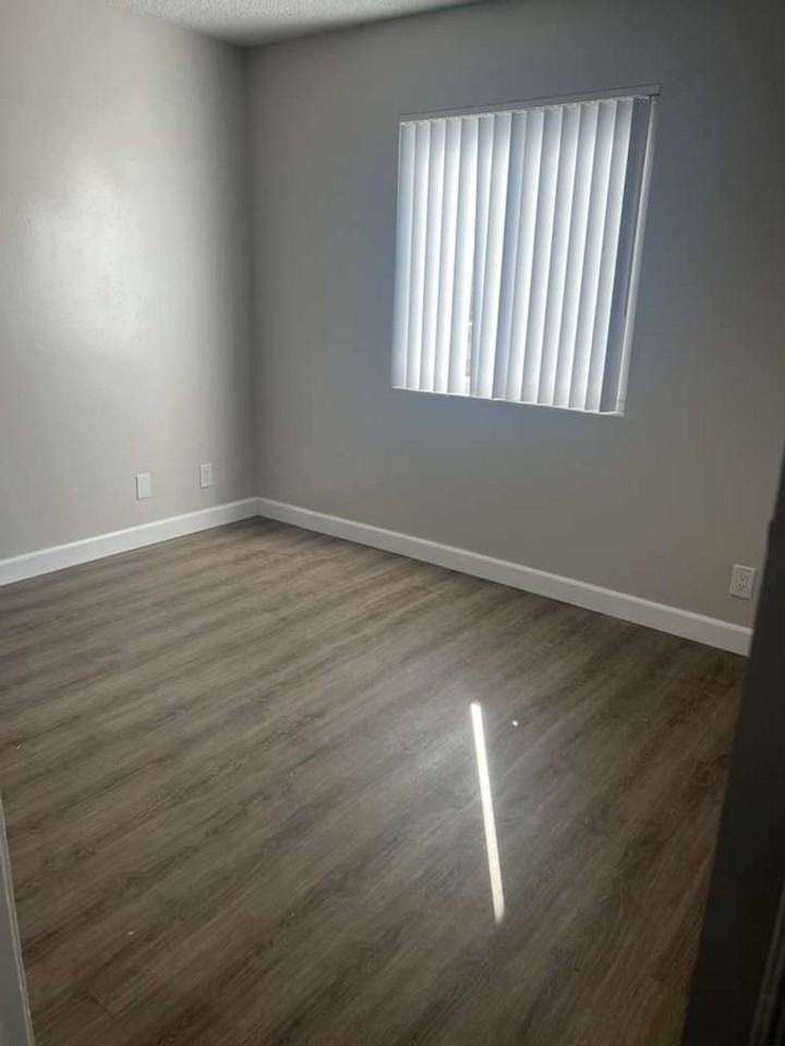 Arroyo Manor - Photo 5 of 27