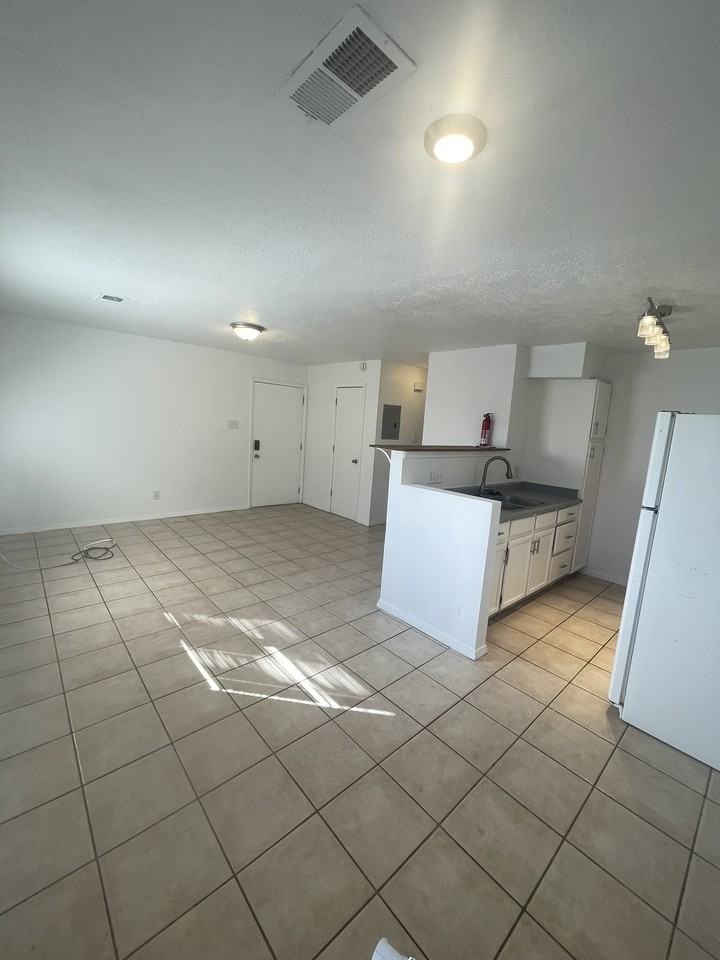 10733 Prospect Ave Ne #C - Photo 3 of 19