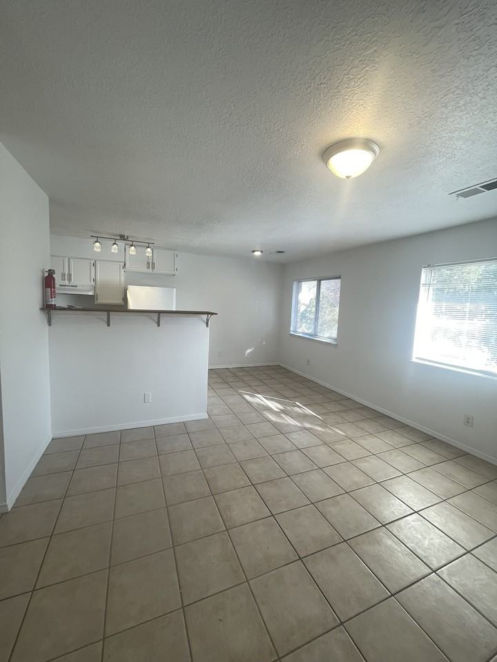 10733 Prospect Ave Ne #C - Photo 6 of 19