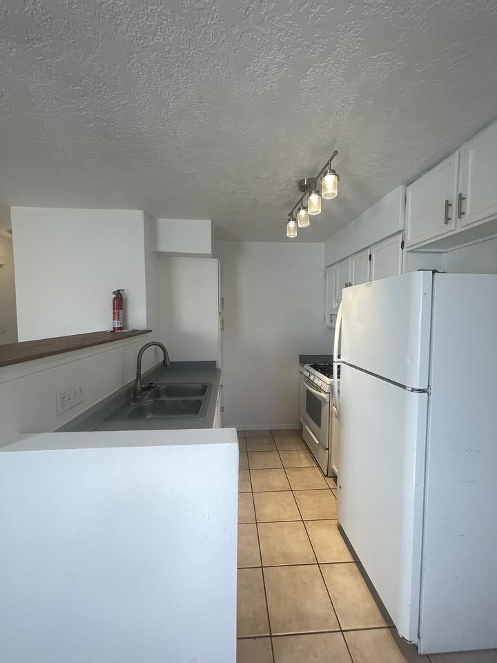 10733 Prospect Ave Ne #C - Photo 7 of 19