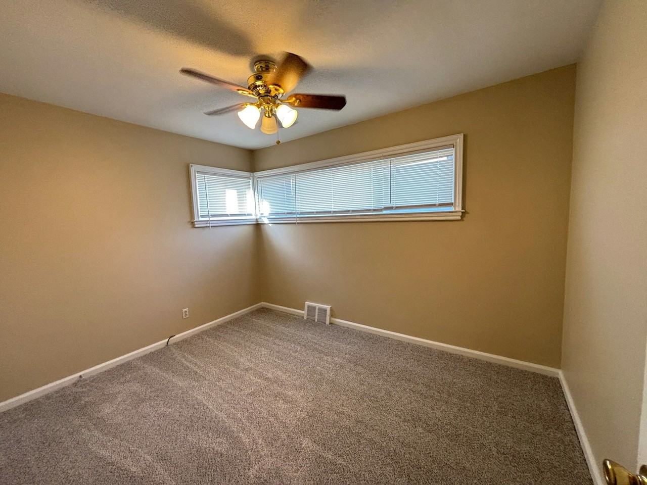 16784 Toepfer Drive - Photo 6 of 10