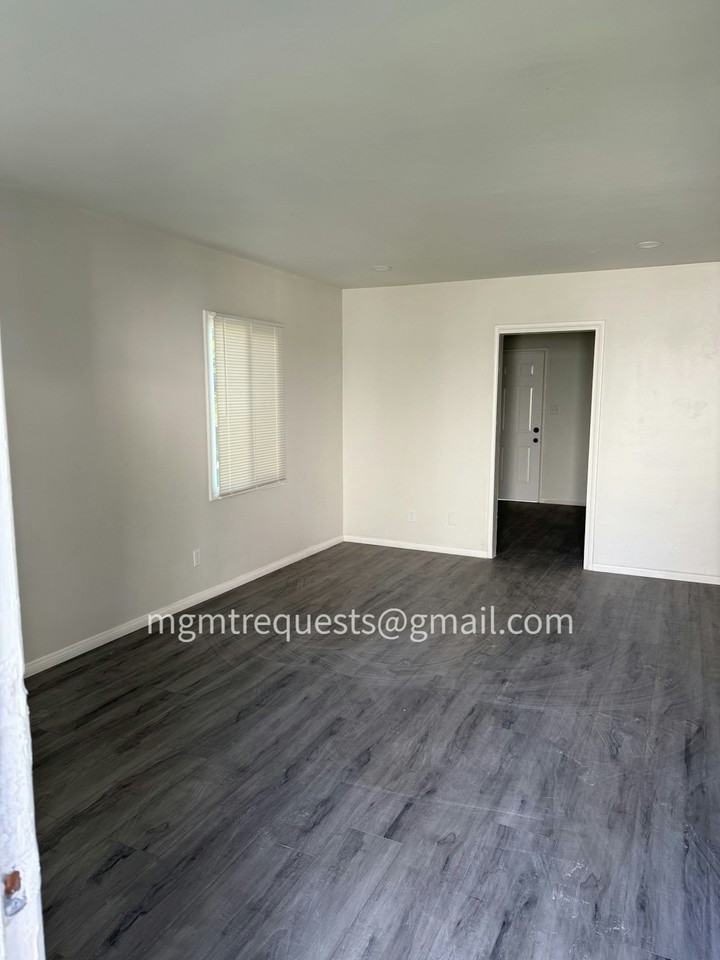 4228 Tenth St, Unit 4228 - Photo 6 of 9