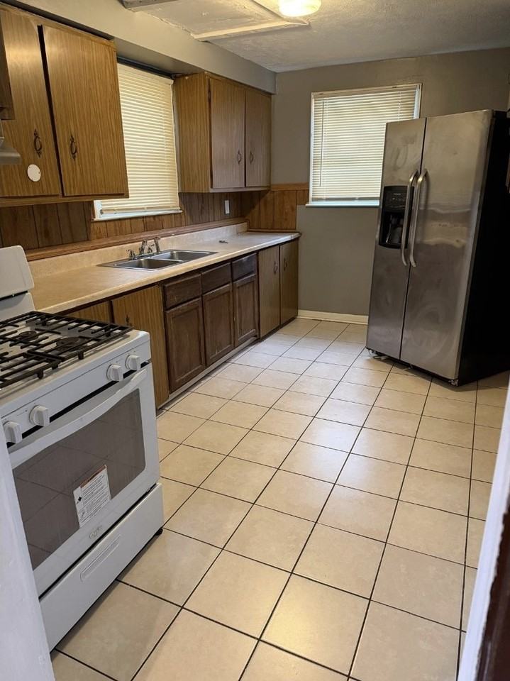 3631 East 133rd Street - Photo 6 of 13