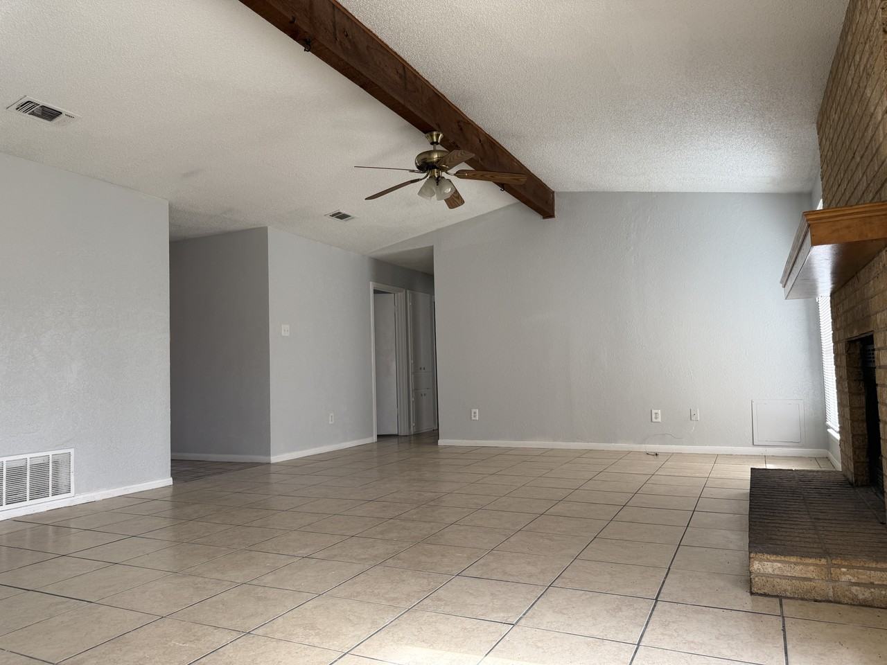 2102 Spicewood Dr #1 - Photo 3 of 10