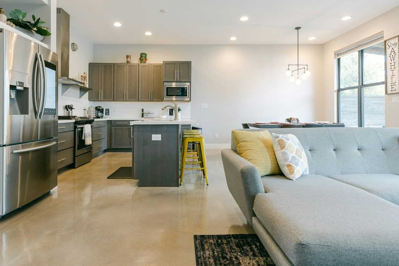 203 Nogalitos St - Photo 2 of 21