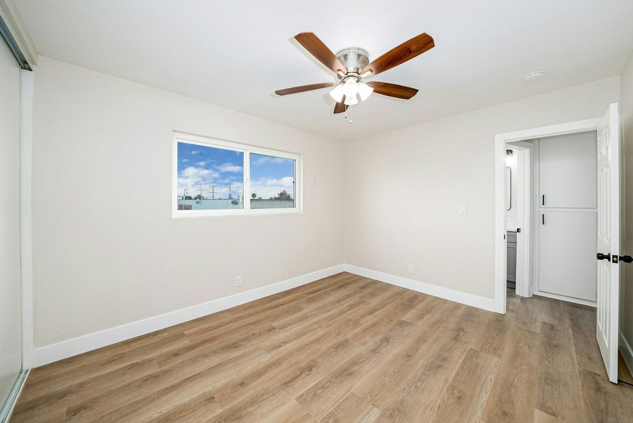 4022 42nd Street, Unit 8 - Photo 6 of 9