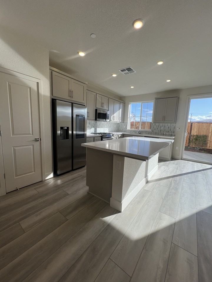 1748 Jade Place - Photo 6 of 37