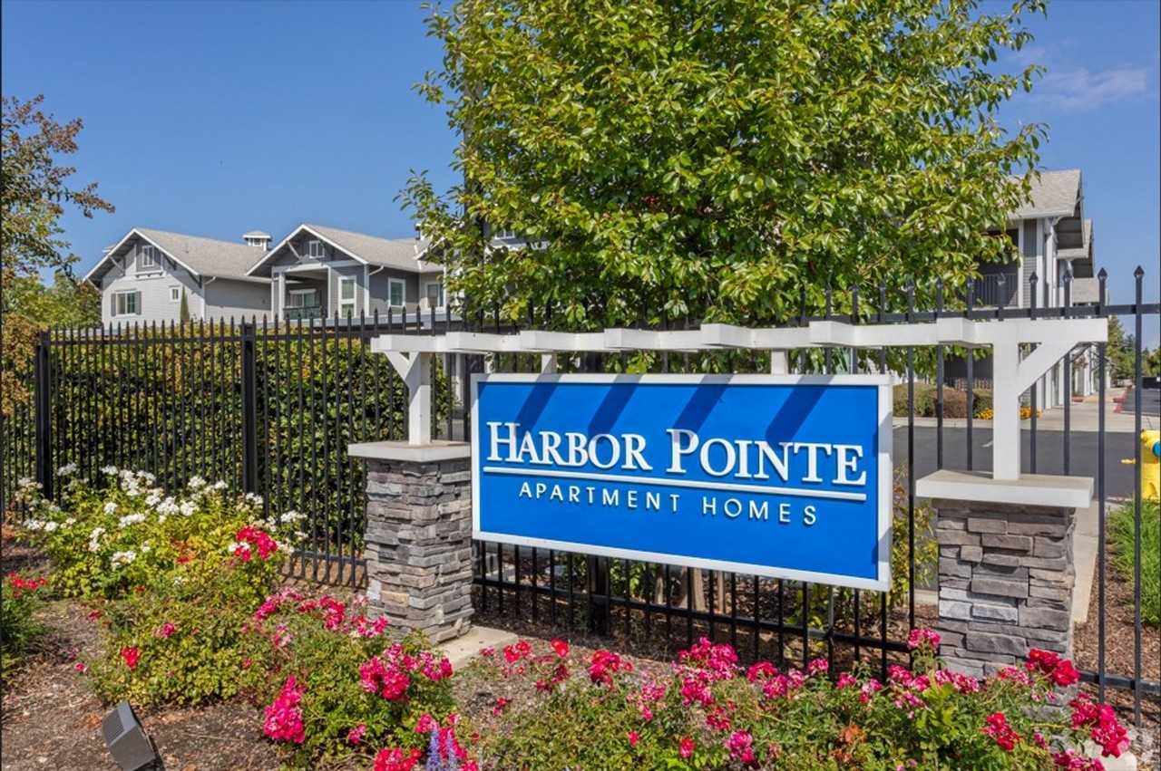 Harbor Pointe Apartments - Photo 2 of 13