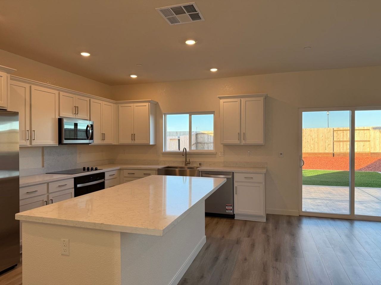 7016 Vail Ranch Rd - Photo 3 of 18