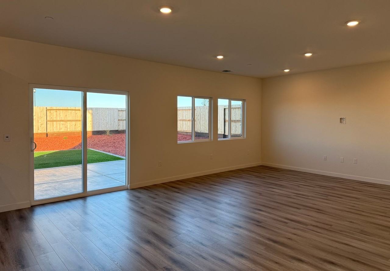 7016 Vail Ranch Rd - Photo 4 of 18