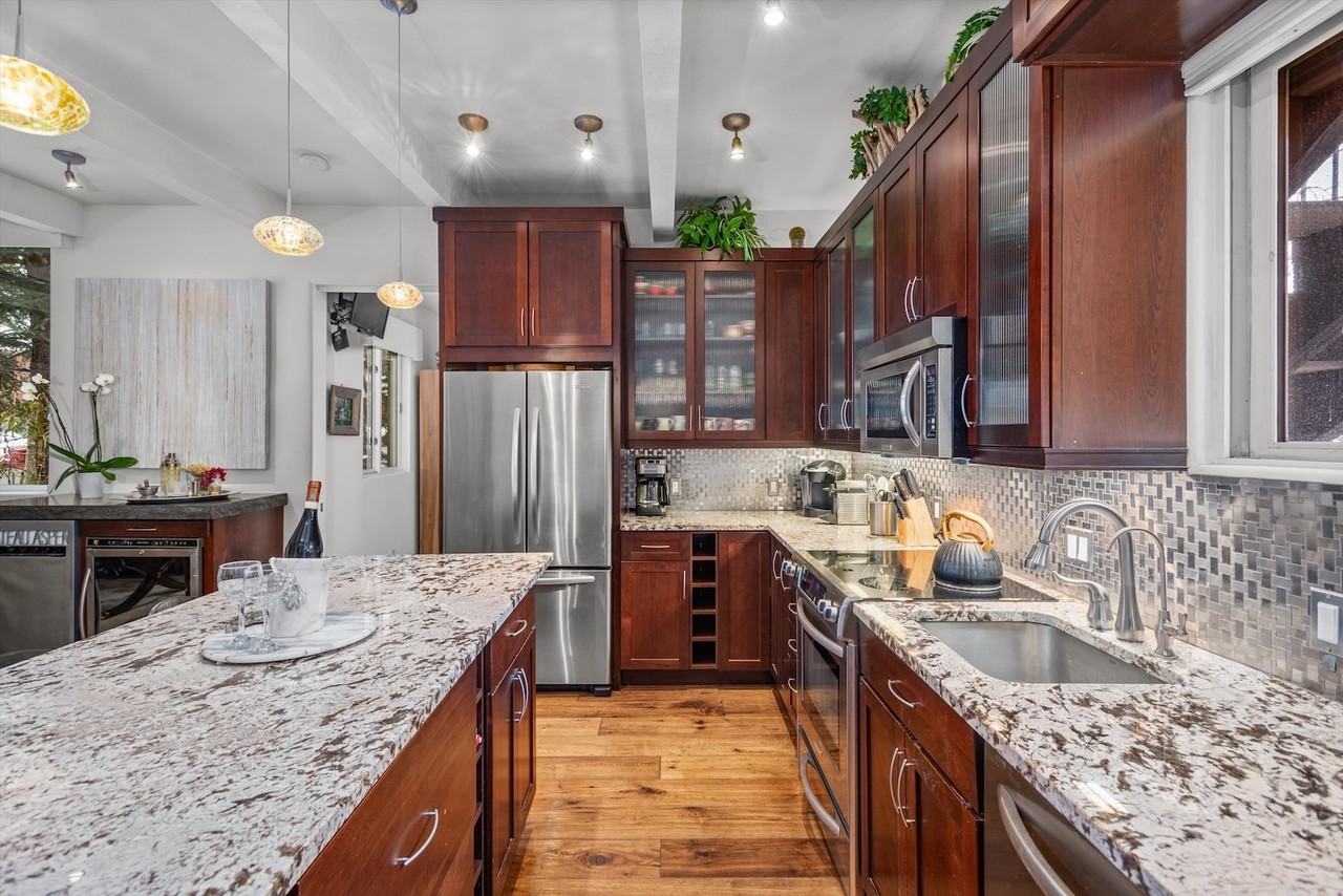 210 E Hyman Ave #1 - Photo 7 of 18