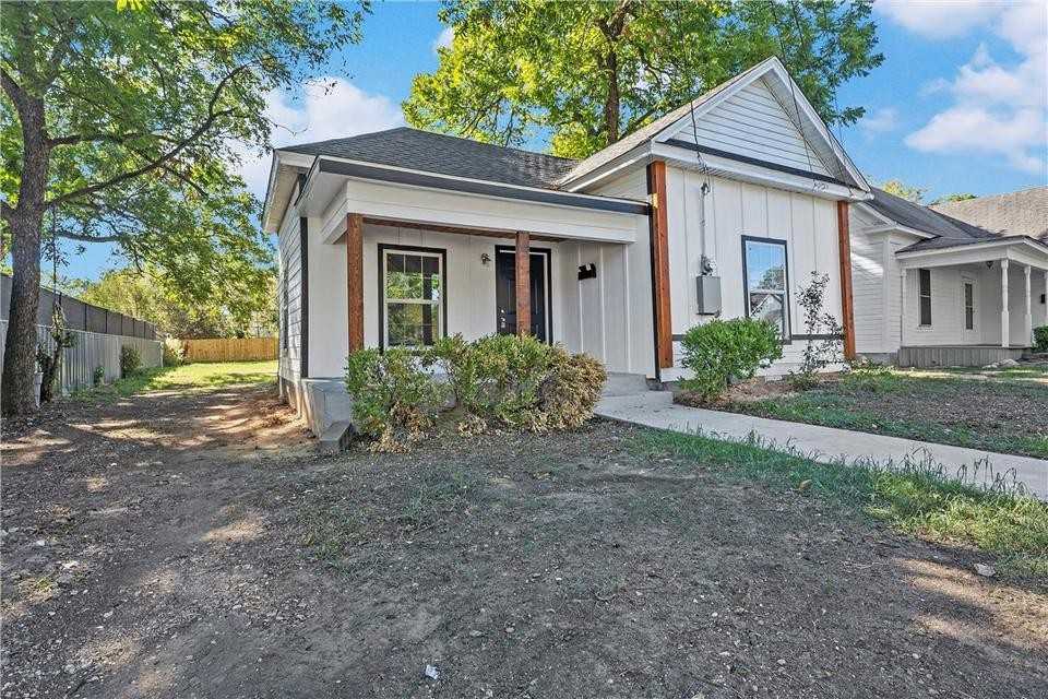 1908 Ross Ave #NA - Photo 2 of 14