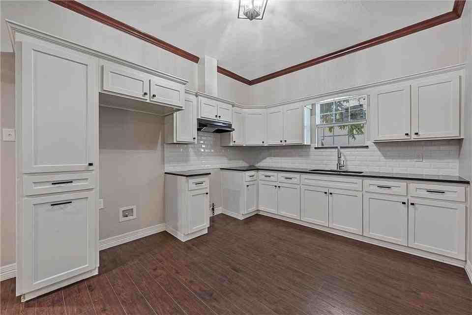 1908 Ross Ave #NA - Photo 6 of 14