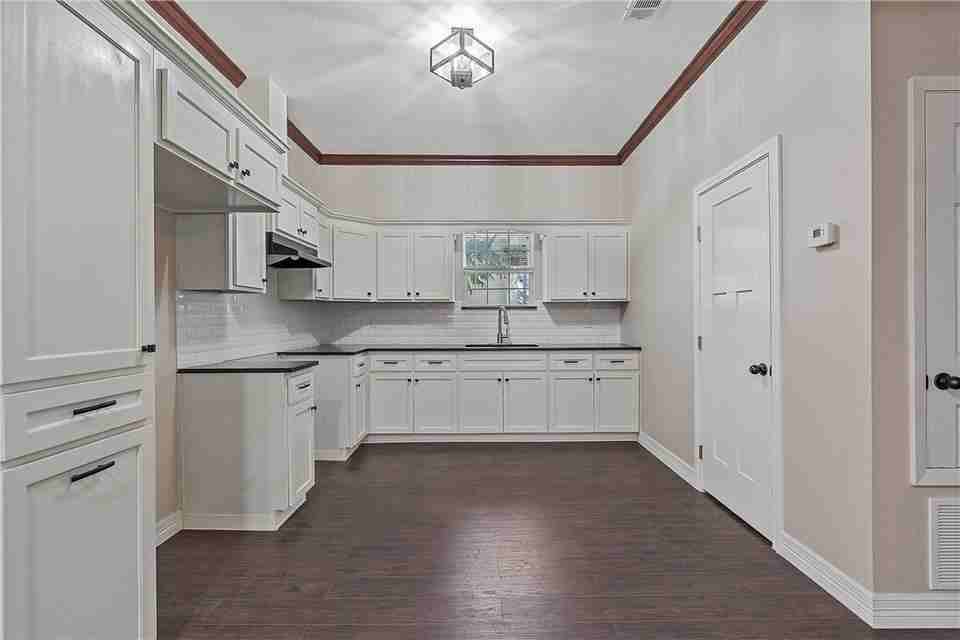 1908 Ross Ave #NA - Photo 7 of 14