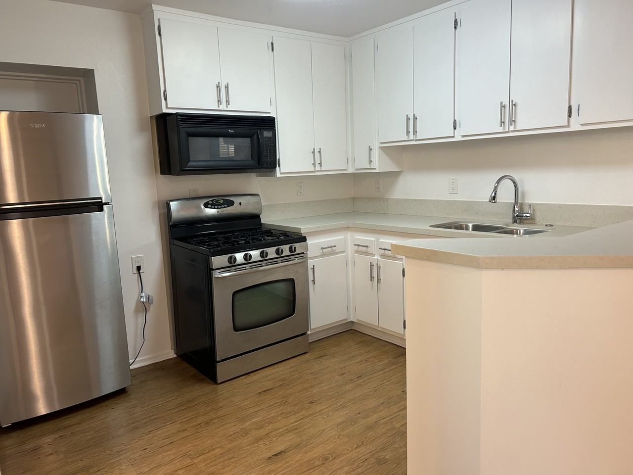 293 Sunset Dr #1 - Photo 4 of 8